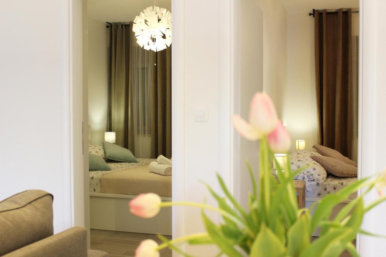 The View Apartment Pucisca Exterior foto